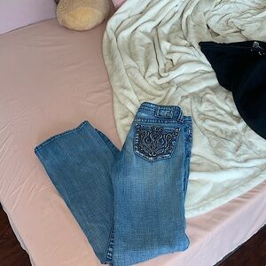 i’m selling Big star flared low rise jeans nice fit just don’t fit me no more
